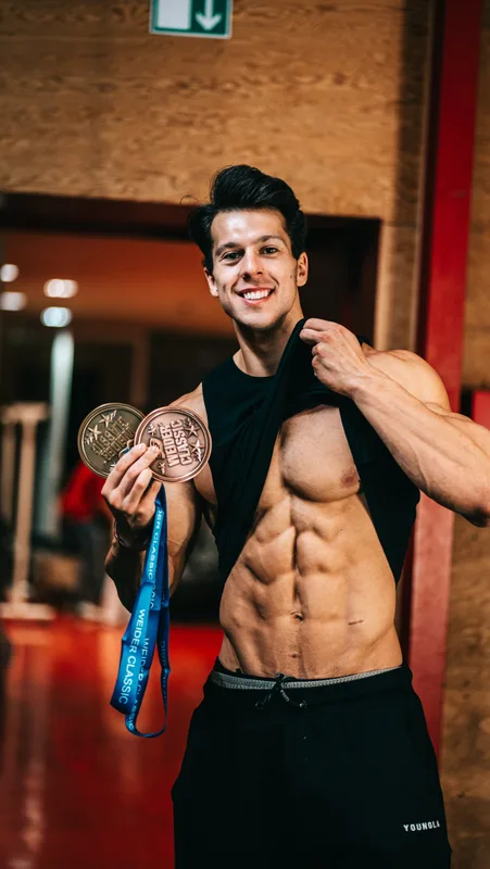 Paul Unterleitner mit Wettkampf-Medaille